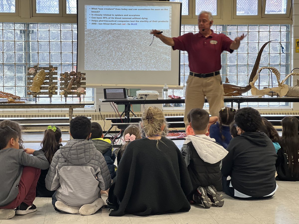 Family Science Night <a href="/PS72X/">Public School 72</a> tonight!! Oceans Rock was a hit for everyone including #APMcDowell and #PrincipalRatjen!!! <a href="/D8Connect/">D8Connect</a> <a href="/NYCSchools/">NYC Public Schools</a> <a href="/jen_joynt/">Jennifer Joynt</a> #familysciencenight #oceansrock #learningmadefun