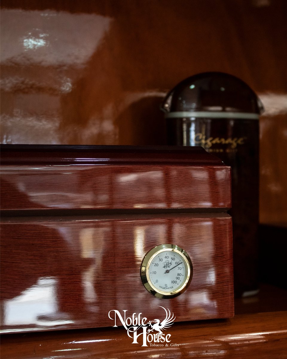 nhdemexico's tweet photo. ¿Buscas conservar por más tiempos tus
#puros? 🤔
Uno de los métodos más recomendados es
conservarlos dentro de un #humidor, ya que el
termómetro y su higrómetro te ayudará a controlar las
condiciones ambientales de tus puros
#FelizMiercoles https://t.co/k8EJMOzYq7