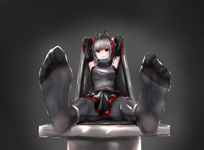 Wちゃんのくすぐり絵です🥴
口の悪いWちゃんを素直な子にする椅子 🤤
素直になぁれっ!…素直になぁれっ!…🤪🤪🤣

足裏もう一枚↓
https://t.co/qpkVTxnfnG 