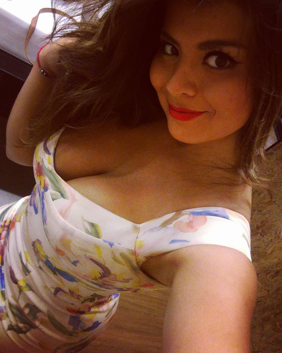 SexyBunniess's tweet photo. Ricas Par De Tetas! https://t.co/bnt77Ff081