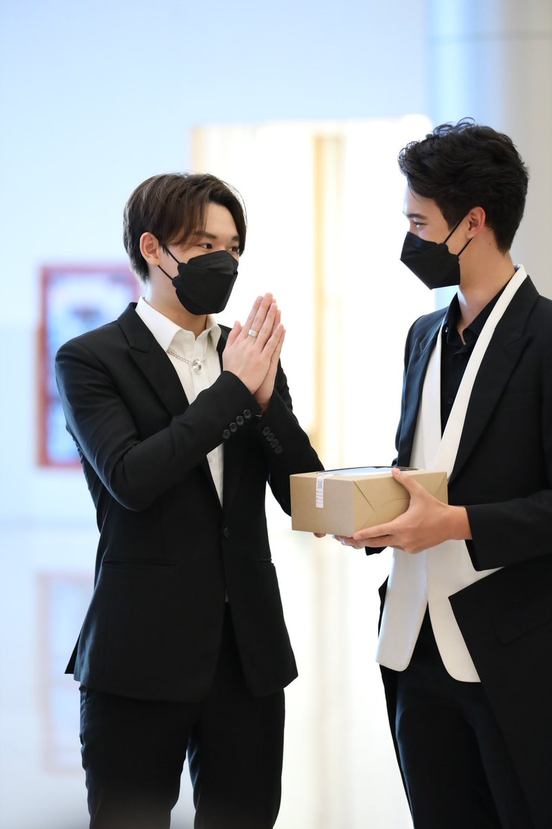 Kris and Porsche 🖤 PT1

#oscarspartynevernormalnight 
#YoureMySkyTheSeries 
#จุดหมายคือรวมพล 
<a href="/tanathorncc/">tnc</a> <a href="/krissstrklnd/">Kris Strickland</a>