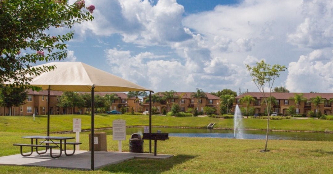 RegalPalmsClub's tweet photo. Our Patio Areas Are Here For You to Relax With A Lake View or For You To Get on The Grill and Enjoy Some of Your Favorite Meals 🍔

#regalpalmsflorida #regalpalms #regalclubhouse #familyfun #floridavacation #floridaliving #orlandovacation #tropical #paradise #homeawayfromhome https://t.co/n8N6kod2Zd