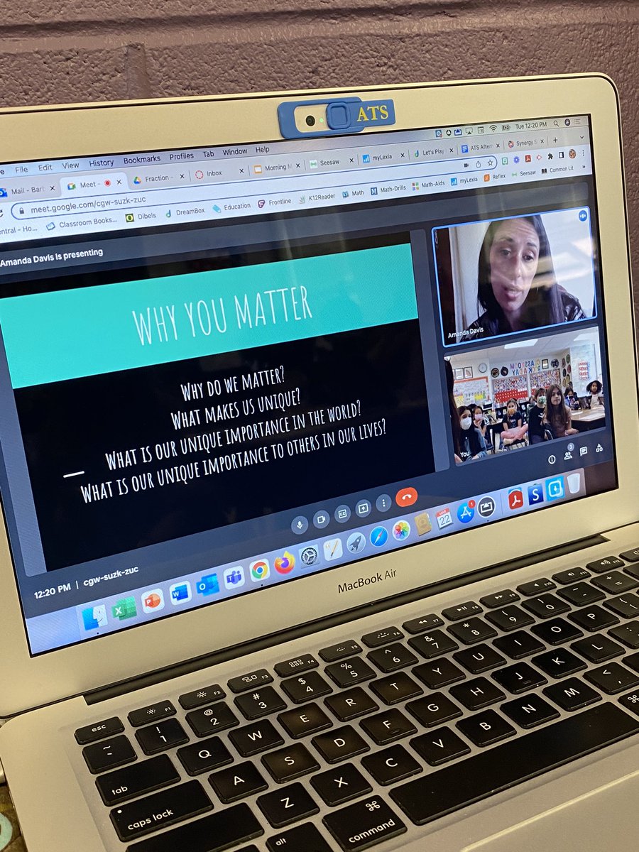 MyRedCooper's tweet photo. Another amazing visit with @amandadavisart today. She read You Matter by @theartoffunnews and we discussed why each of us matters on this world. Can’t wait to share our #WhyYouMatter statements. #KidsNeedMentors https://t.co/osNgeUeBZ3