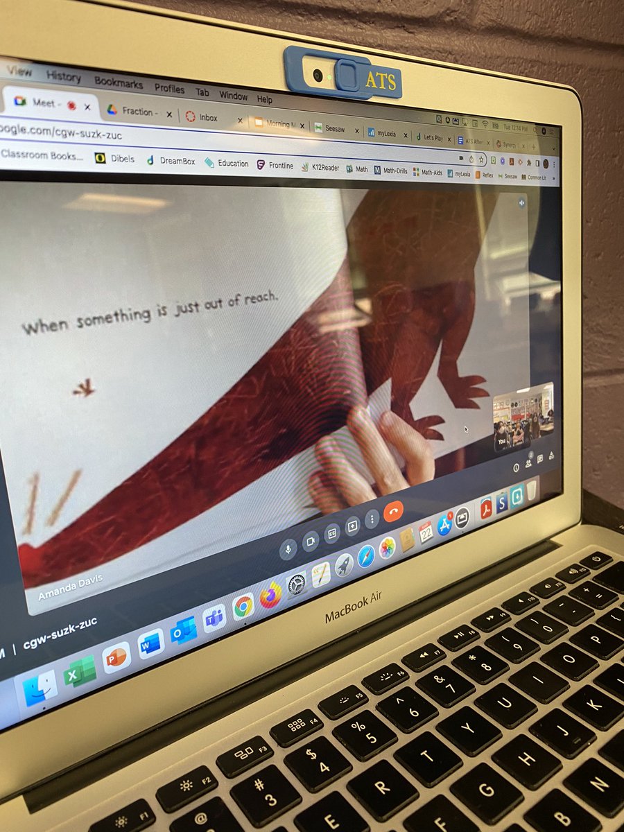 MyRedCooper's tweet photo. Another amazing visit with @amandadavisart today. She read You Matter by @theartoffunnews and we discussed why each of us matters on this world. Can’t wait to share our #WhyYouMatter statements. #KidsNeedMentors https://t.co/osNgeUeBZ3