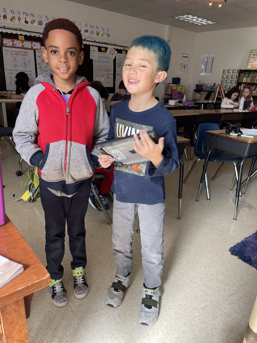 learningrowing2's tweet photo. Some pictures from wild about reading week. https://t.co/BGEDKuBZKW