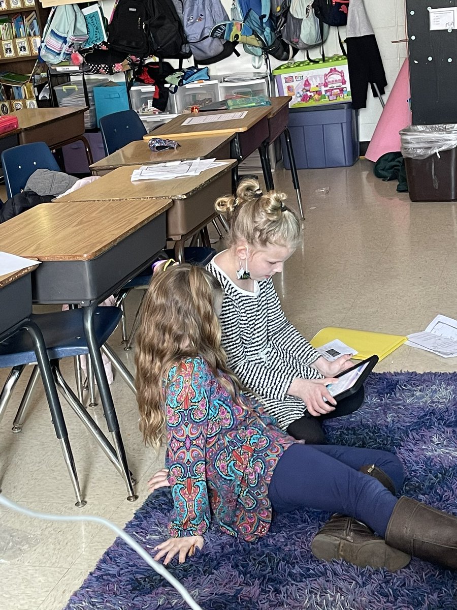 learningrowing2's tweet photo. Some pictures from wild about reading week. https://t.co/BGEDKuBZKW