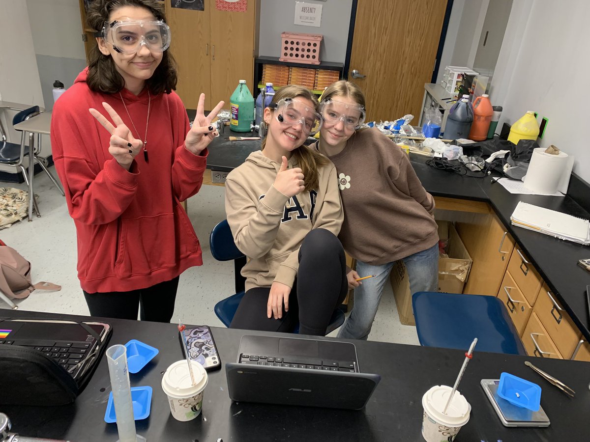 MrsJBelke's tweet image. Lab days in 244 👩🏻‍🔬👨🏻‍🔬 #thermochemistry #244 #MTPSPride #MTPSSci