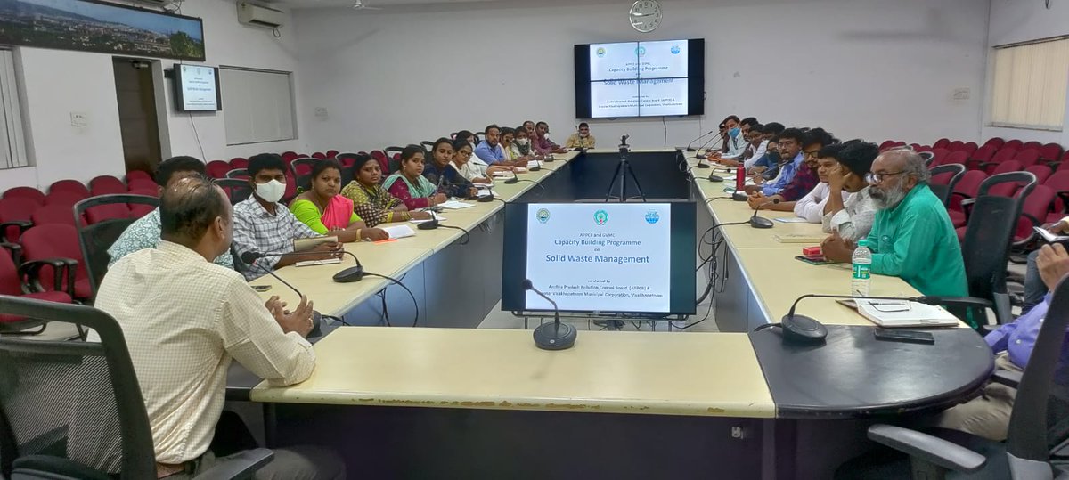 GVMC_VISAKHA's tweet photo. GVMC and APPCB conducted capacity Building training program for Ward Secretaries on Solid Waste Management under the guidance of National Clean Air Programme (NCAP) and SBM/CLAP. 

#SwachhSurvekshan2022Visakhapatnam https://t.co/ZBFDfn0dN9
