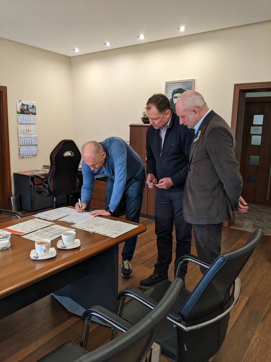 MattiMaasikas's tweet photo. More direct support to #Ukraine’s defenders from #EU projects reorienting their activities: handed over more than 10 000 ready-to-eat meals to the State Border Guard Service of Ukraine, bought by #EU4IBM. Arrived today to Ukraine.

#StandWithUkraine https://t.co/PJhlzGXGdA