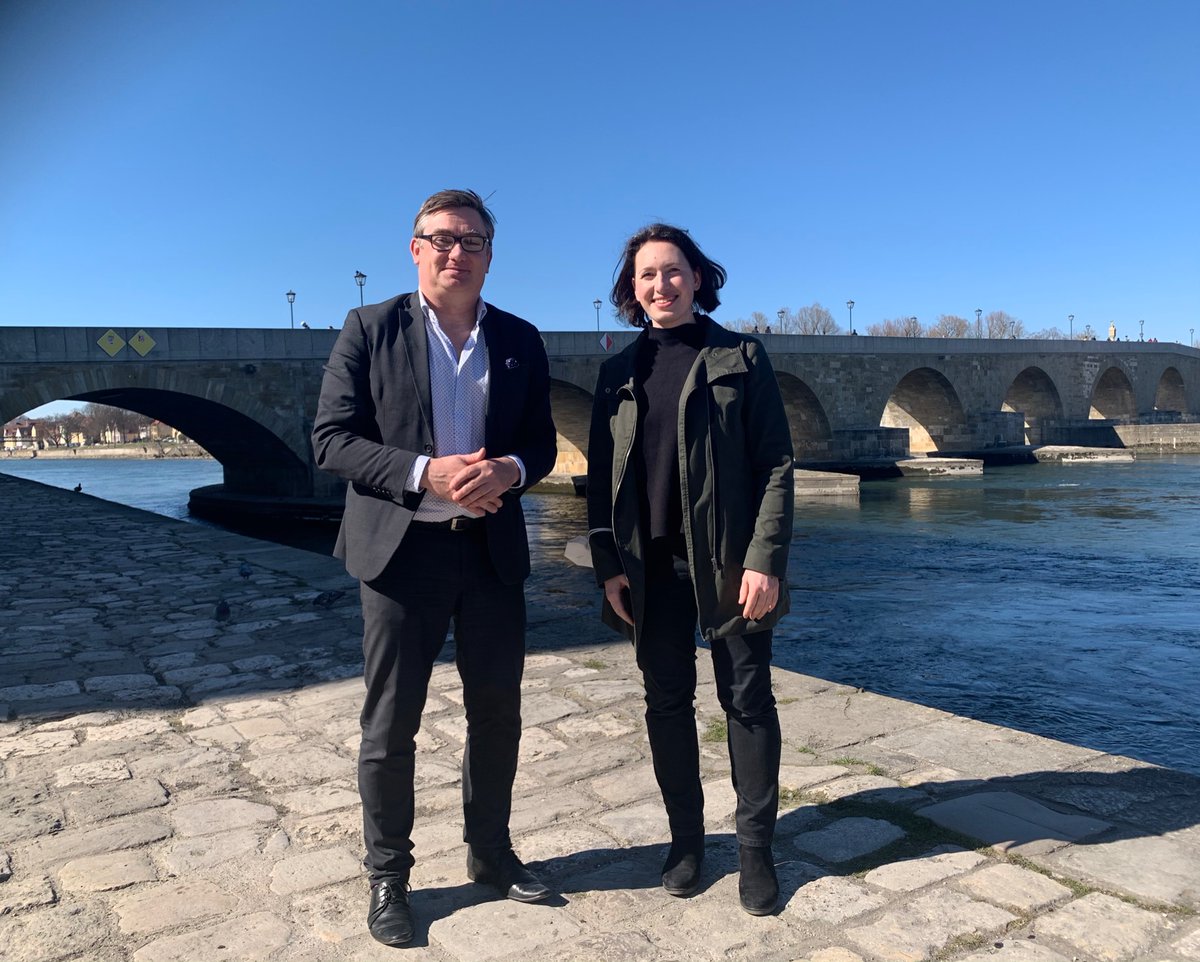 TobiasBtow's tweet photo. Toller Austausch mit Kathrin Freier-Maldoner @ccentretandem in #Regensburg über 🇫🇷🇩🇪🇨🇿🇪🇺-Jugendaustausch sowie die Bedeutung von europäischem &amp; internationalem Schulaustausch in Zeiten der Pandemie. Wir müssen jungen Menschen ihr Europa zurückgeben! @schulaustausch @ofaj_dfjw 🙏 https://t.co/ghj8kx0GZx