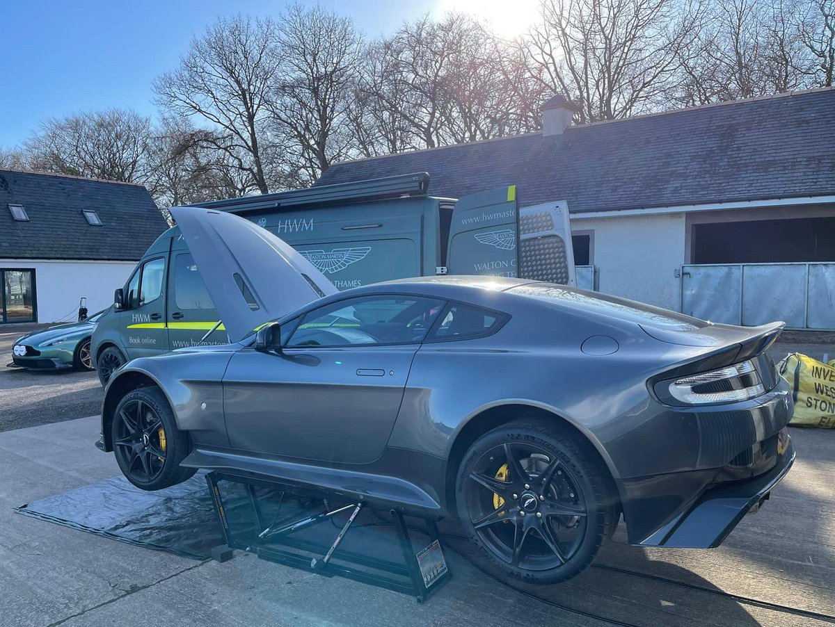 theflyingtech's tweet photo. What a pleasure servicing not one, but two Aston Martins. The Flying Tech visited The Auto Lounge in Scotland to take care of these beauties!
#flyingtech #flyingtechnician #carservice #scotland #astonmartin #hwmastonmartin #hwm #astonmartinwaltononthames #car #cars https://t.co/pQgyHazZrA