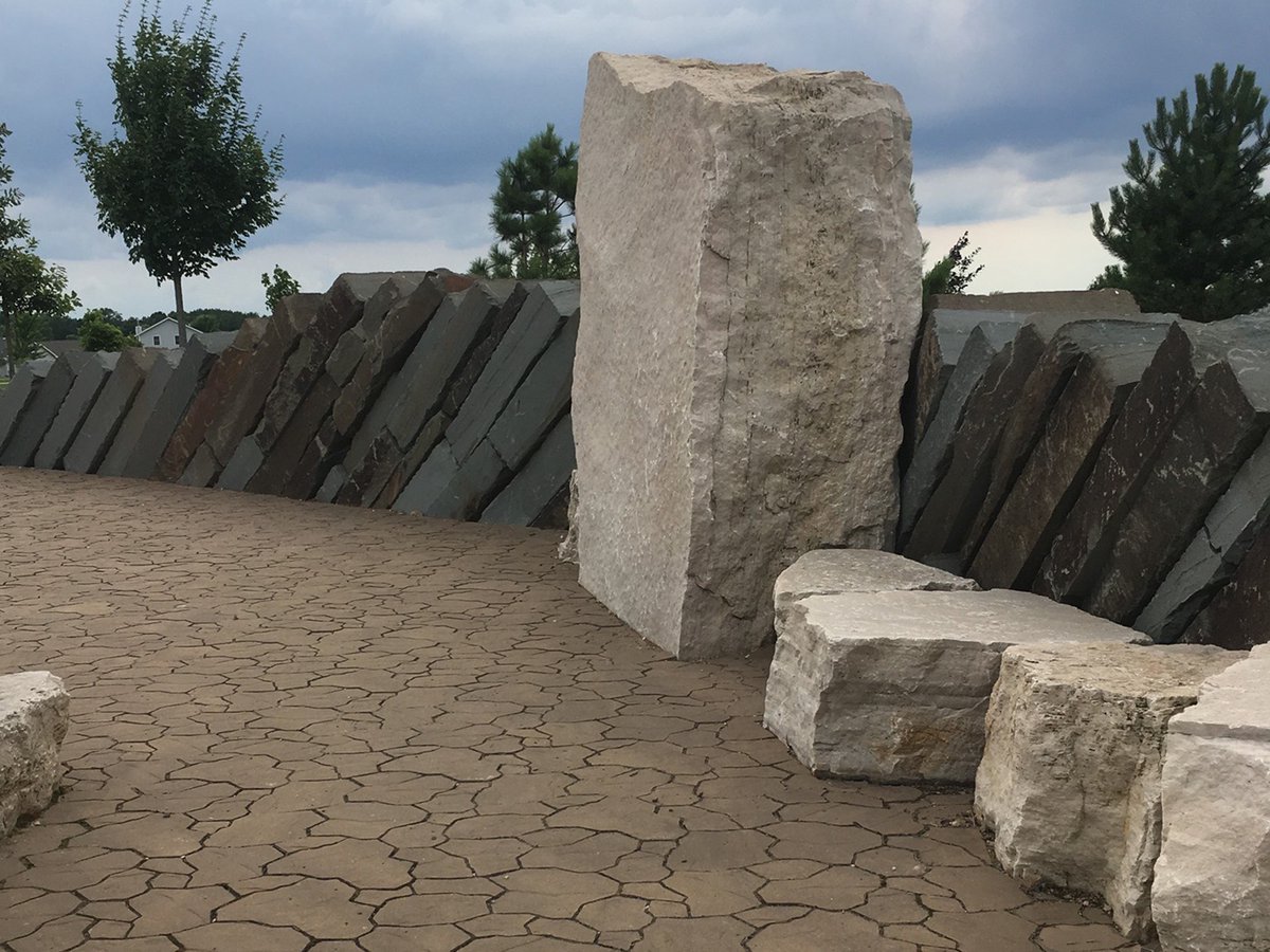 Outcroppings are one of our most versatile natural landscaping stones. Outcroppings have found unique uses as accent walls, water features, or even a privacy wall like the Bluestone outcroppings seen in the last image.

See our outcroppings: hubs.la/Q016s4t90