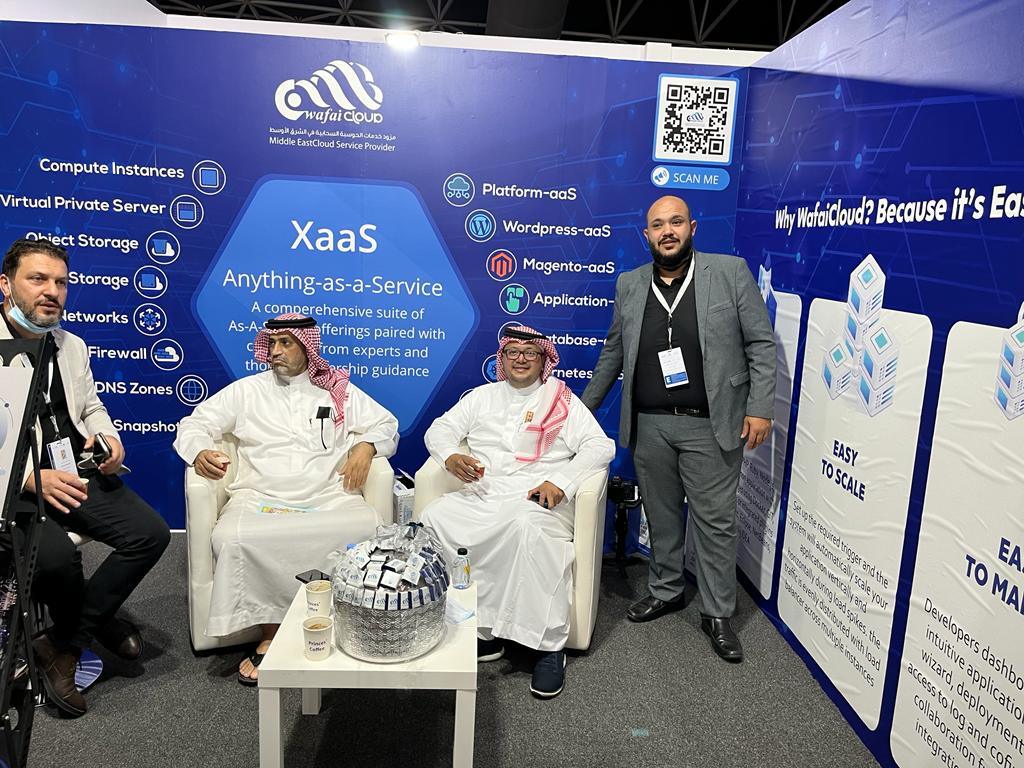 CloudWafai's tweet photo. من جانب اليوم الثاني  لمؤتمر ومعرض خدمات الحج والعمرة ⁧#التحولنحوالابتكار⁩ ⁦@hajjumrahsa⁩  ⁦@HajMinistry⁩

ندعوكم لزيارة جناح ⁧#وفائي_كلاود⁩ F 252 ومناقشة الفرص المتاحة للارتقاء بخدمة ضيوف الرحمن.

⁧#التحولنحوالابتكار⁩ https://t.co/zitADKw8Xu