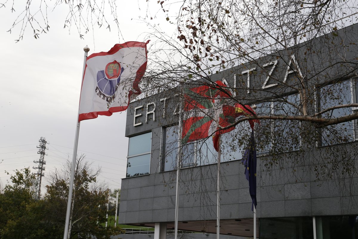 ertzaintzaEJGV's tweet image. ✏️📑 @upvehu-rekin beste lankidetza-hitzarmen bat sinatuko dugu Euskadiko #gorroto-delituei buruzko urteko txostena egiteko

➕ bit.ly/3JyU5fM

✏️📑 Nuevo convenio de colaboración con la @upvehu para elaborar el informe anual sobre los delitos de #odio en Euskadi