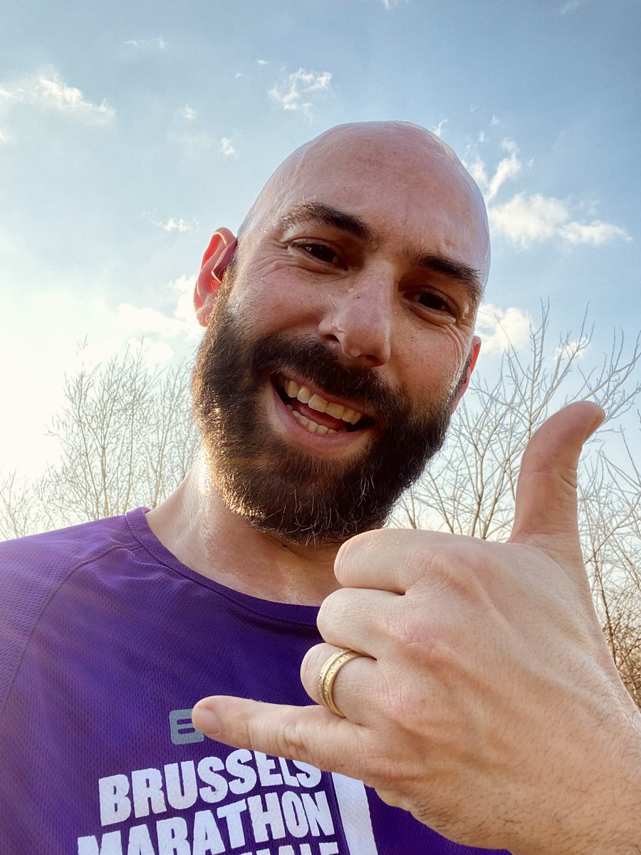 ssteverlinck's tweet photo. Yes, sunshine! ☀️ 🏃🏽‍♂️ 
#runfie https://t.co/g3lfW0PALV