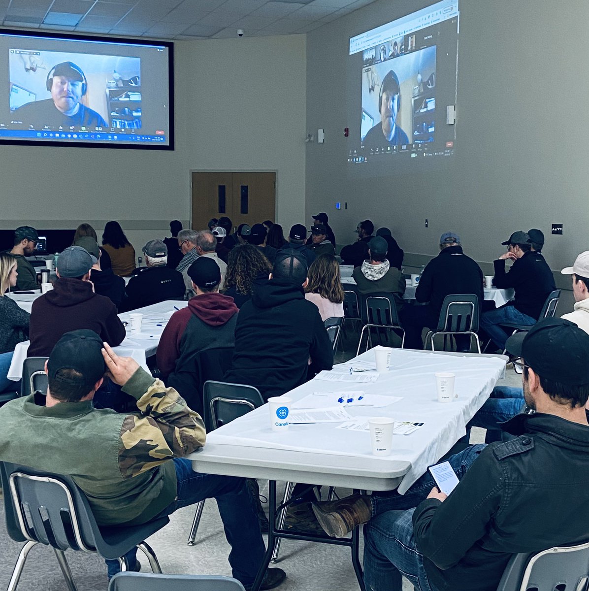 _StaySharpe's tweet photo. The theme of today may be #crushkochia! ๐ฅ US Agronomist panel @RocknRollAgrnmy & @okkefromuskogee speaking from experience at the Sharpeโs Advancing Agronomy meeting!
- WE CANโT spray our way OUT OF resistance - #defyresistance https://t.co/OnAibsO6R1