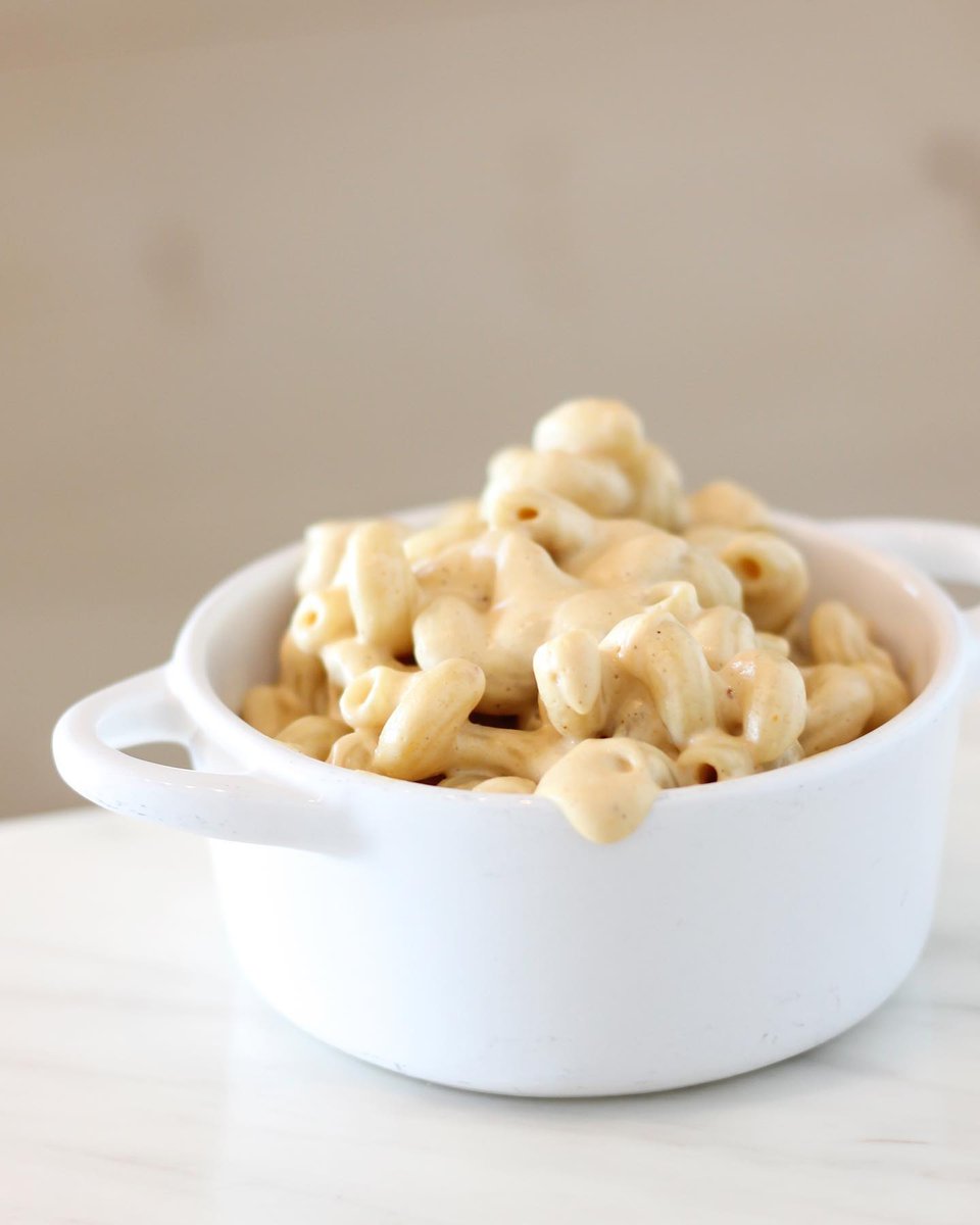Century_Square's tweet photo. @messwaffles knows how to make a menu inclusive enough for everyone. For example, their Vegan gourmet Mac &amp; Cheese is the best around. Or check out their gluten-free options like GF Chicken &amp; Waffles, Mess Fries, and Potato Bites! https://t.co/XGVrxn29vp