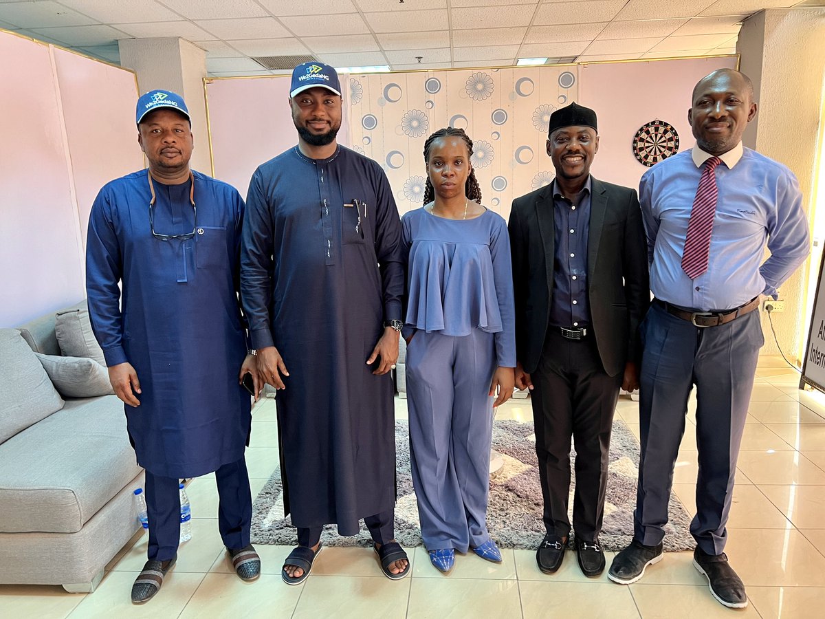 ziter001's tweet photo. Fruitful meeting with Nigeria Democratic Stakeholders Group. 

Also met with Prof Jega for more wisdom and understanding of the entire electoral process and how it will affect us as a movement.  

#we2geda #Politics #2023Elections #we2gedaLaunch https://t.co/Yxrr3gjOMG