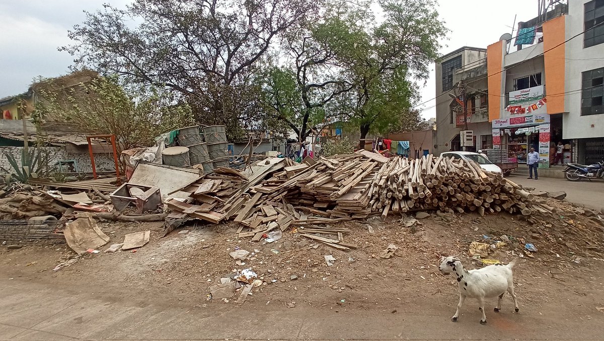 deepak_terikiya's tweet photo. Sir please help us in our case. No collector office person, no mahanagar palika office person or no local police is helping us please look our plot image https://t.co/5CqL05eZz7