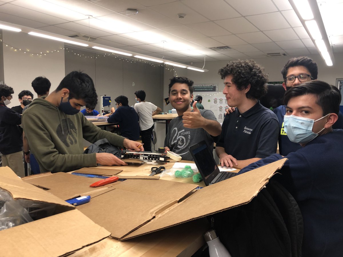RoboticsSPSD's tweet photo. Engineers and Coders are combining forces to make new changes to the robots! https://t.co/LO1akVIdLb