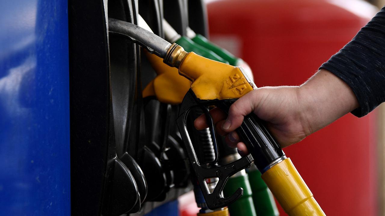 TF1Info on Twitter "Carburants mélanger essence et éthanol pour économiser, un cocktail