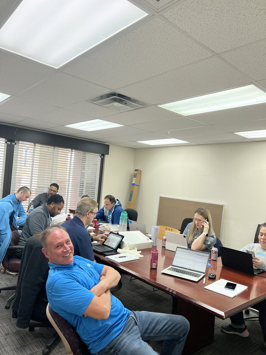 Biz Blitzing with the East side Spearhead managers and CSE Mr. <a href="/trgergis/">Terence Gergis</a>!! #MakingWaves #Eastsidebestside #BizBlitz <a href="/GreaterLakesMkt/">Greater Lakes Market 🌊</a> <a href="/trevherringSR/">Trevis Herrington</a> <a href="/TomMonahan10/">Tom Monahan</a>