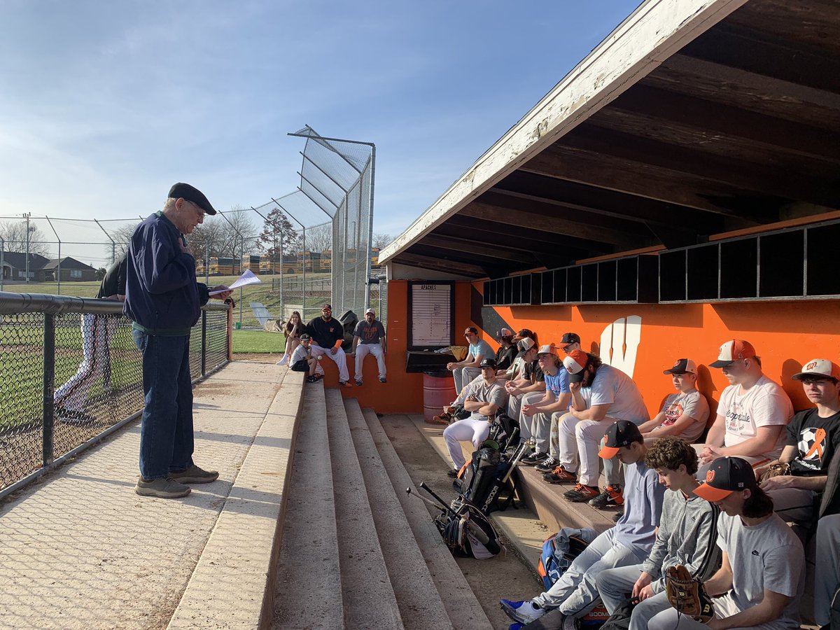 ApachesBaseball's tweet photo. Our first speaker this year to talk about “What it means to be a man” was Mr. Dan Wilson. He encouraged our men to act justly, be merciful, and walk humbly in the presence of others. Thanks you, Mr. Wilson. https://t.co/L5oWIrFwYp