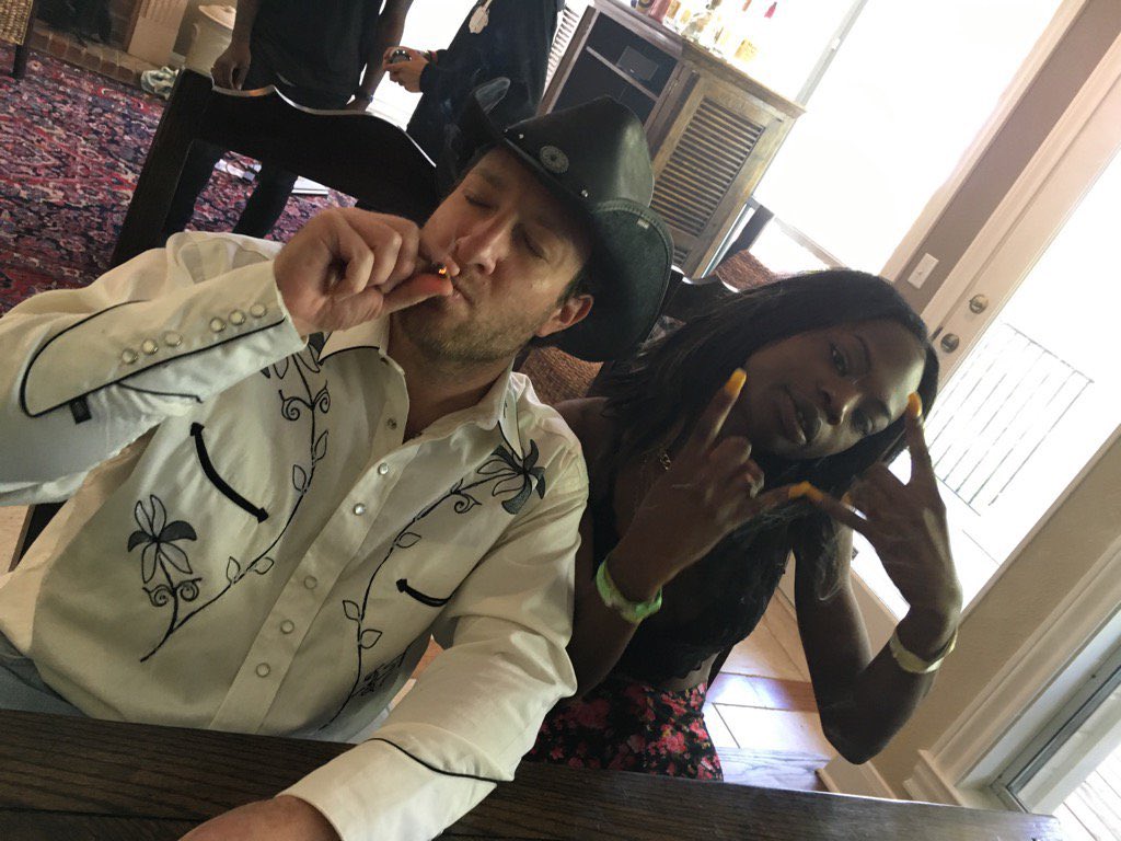 TIKOTEXAS's tweet photo. Happy birthday to my boss dog. I love you like family. You changed my life, and so many others. There is only 1 Dave Portnoy and I’ll always ride it out for you. No matter what/when/where. #realgangshit. @stoolpresidente https://t.co/0qQhuMleMY