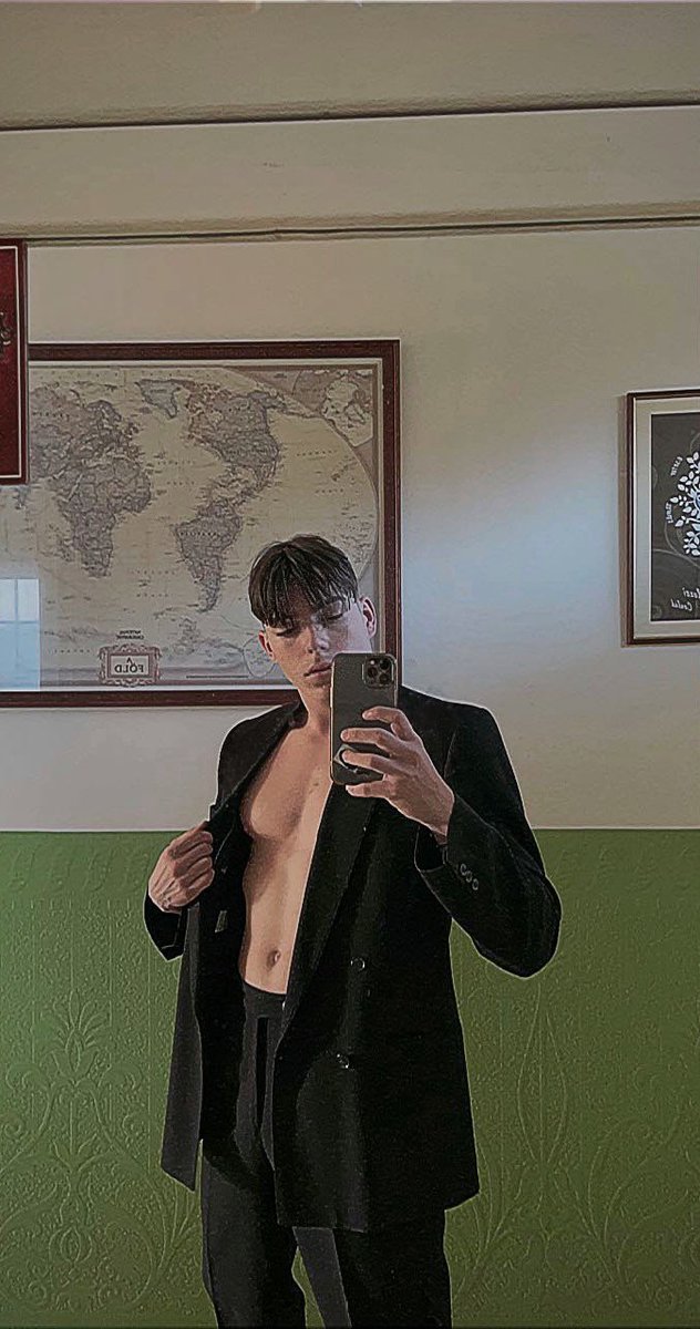 tommy_baby01's tweet photo. just look at me now 👀 https://t.co/lNTZzDy5cs