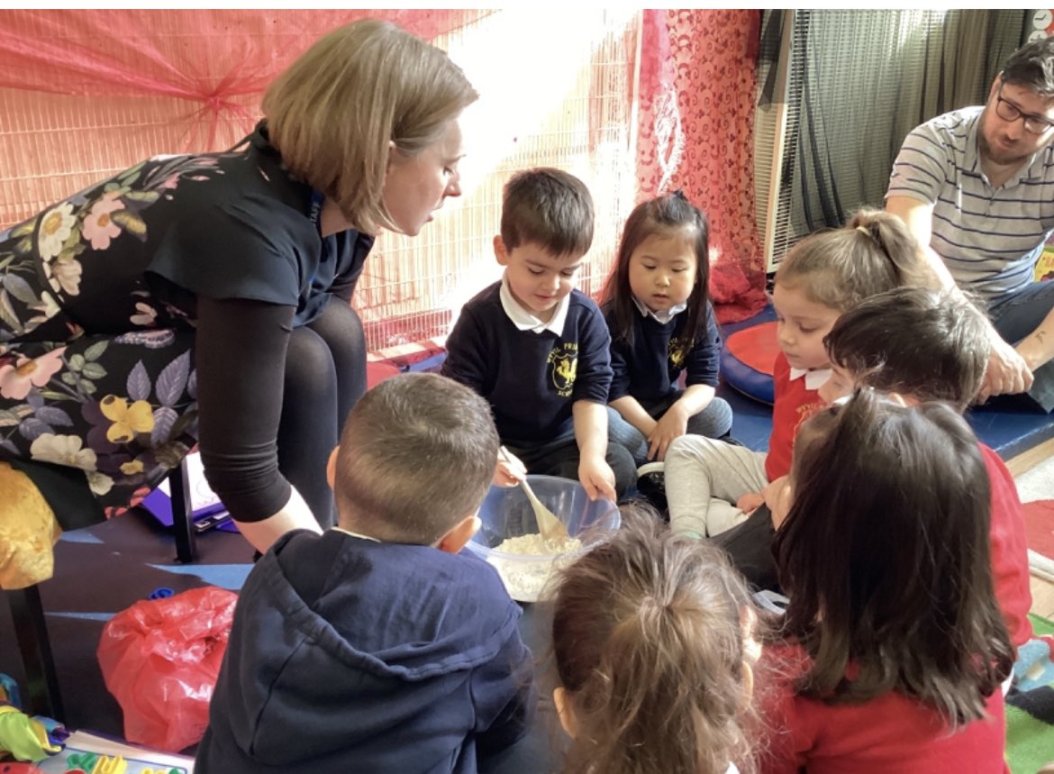 WyvilPrimary's tweet photo. Wonderful to see parents and carers at our #earlywordstogether stay and play. We had such fun making playdough and using it to support our early writing. @Literacy_Trust @PenguinUKBooks #eyfsatWyvil #englishatWyvil https://t.co/bkDXcehVCA