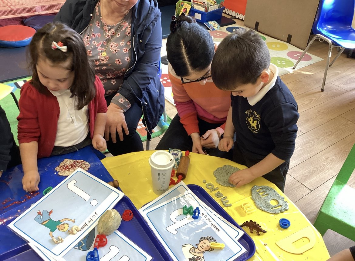 WyvilPrimary's tweet photo. Wonderful to see parents and carers at our #earlywordstogether stay and play. We had such fun making playdough and using it to support our early writing. @Literacy_Trust @PenguinUKBooks #eyfsatWyvil #englishatWyvil https://t.co/bkDXcehVCA