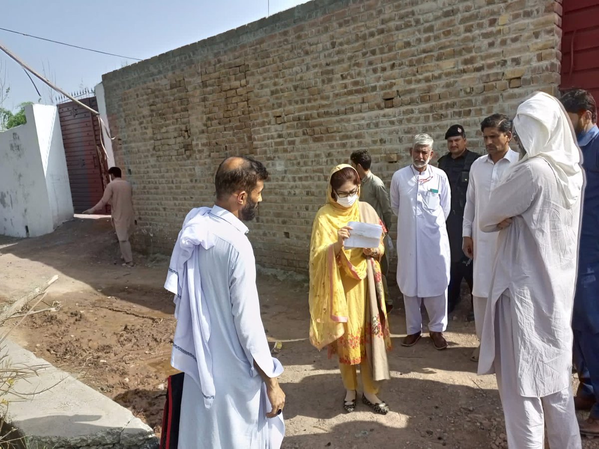 AcPabbi's tweet photo. Today Assistant Commissioner Pabbi, Sarah Tawab Umar, along with Revenue Field Staff &amp; local Police visited Dagai village to remove encroachments along the road-side and warned the violators to follow the government orders in true letter and spirit. https://t.co/CrpZaUVkkI