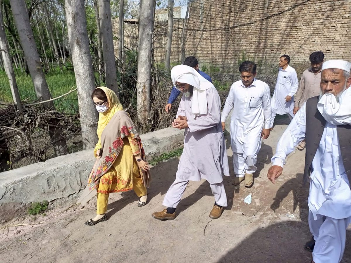 AcPabbi's tweet photo. Today Assistant Commissioner Pabbi, Sarah Tawab Umar, along with Revenue Field Staff &amp; local Police visited Dagai village to remove encroachments along the road-side and warned the violators to follow the government orders in true letter and spirit. https://t.co/CrpZaUVkkI