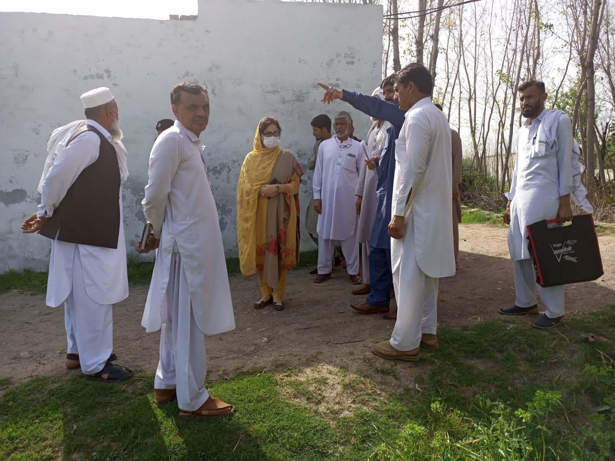 AcPabbi's tweet photo. Today Assistant Commissioner Pabbi, Sarah Tawab Umar, along with Revenue Field Staff &amp; local Police visited Dagai village to remove encroachments along the road-side and warned the violators to follow the government orders in true letter and spirit. https://t.co/CrpZaUVkkI