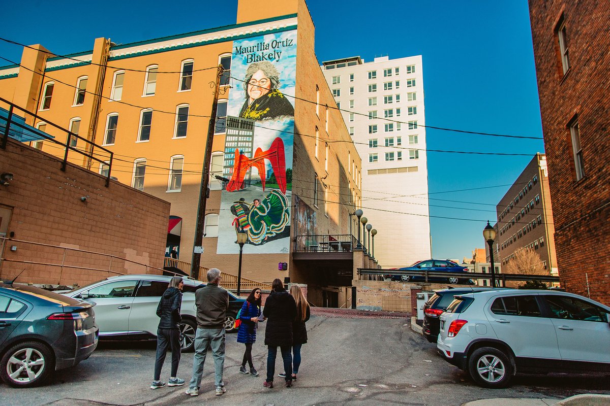 DowntownGRInc's tweet image. Don&apos;t miss out on our #WomensHistoryMonth Walking Tours around #DowntownGR!

🚶🏽‍♀️ 3/23: Rad Women A-Z Walking Tour @ 6 PM
🚶🏽‍♀️ 3/27: Women&apos;s Way Mural Tour @ 3 PM

All tours last about 90 mins and meet in front of the GR Art Museum.

Learn more: downtowngr.org/announcements/…