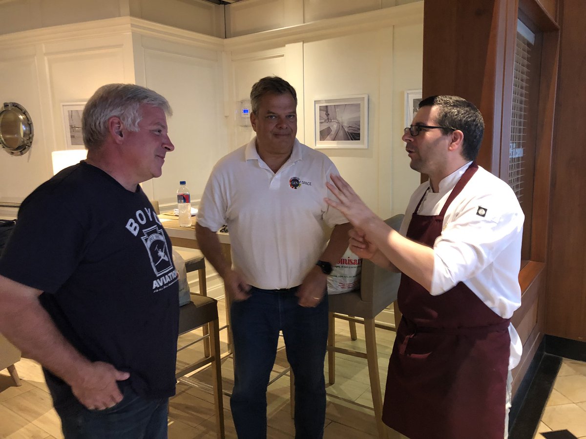 leviathan_space's tweet photo. Thank you @HOTELOROVERDE  for receiving our guest @Astro_Box from @spacenation in the city of #guayaquil .  Exciting to have astronauts visit #ecuador and review opportunities for space tourism.  Space can have a big impact on many industries including tourism https://t.co/EaPhxqliGa