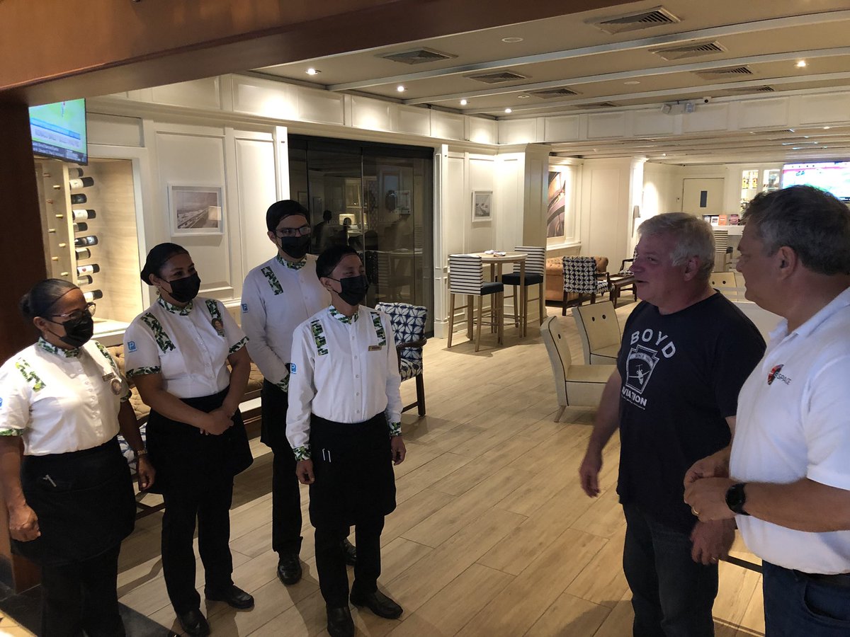 leviathan_space's tweet photo. Thank you @HOTELOROVERDE  for receiving our guest @Astro_Box from @spacenation in the city of #guayaquil .  Exciting to have astronauts visit #ecuador and review opportunities for space tourism.  Space can have a big impact on many industries including tourism https://t.co/EaPhxqliGa