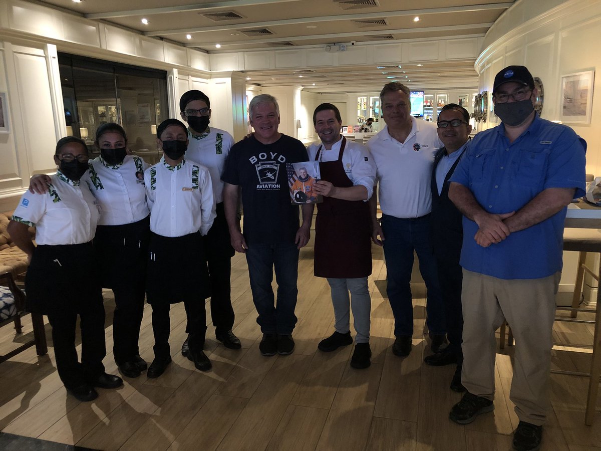 leviathan_space's tweet photo. Thank you @HOTELOROVERDE  for receiving our guest @Astro_Box from @spacenation in the city of #guayaquil .  Exciting to have astronauts visit #ecuador and review opportunities for space tourism.  Space can have a big impact on many industries including tourism https://t.co/EaPhxqliGa
