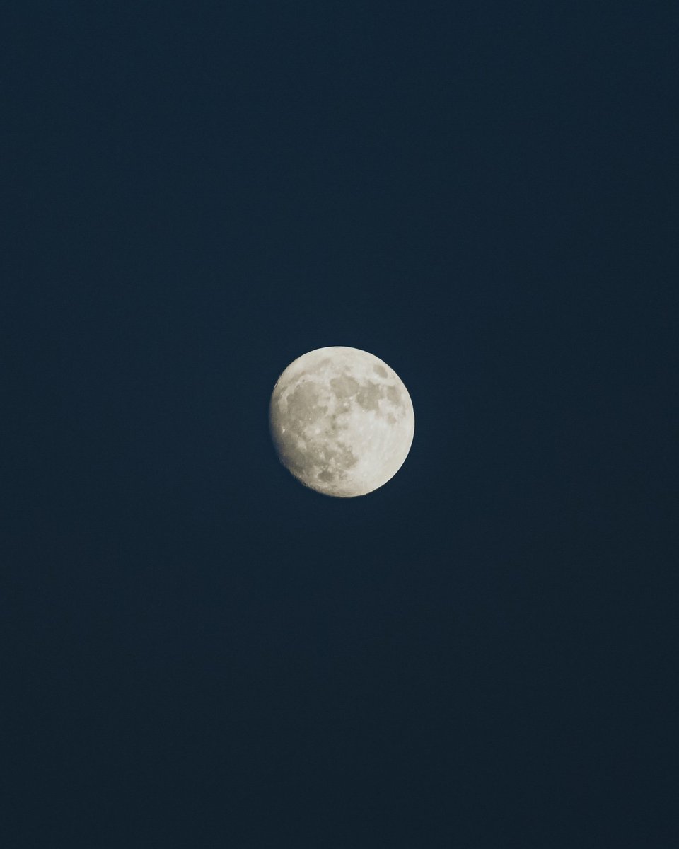 _imthevision's tweet photo. Some big moon talk right there. 🤍 https://t.co/tazTrt9Vsm