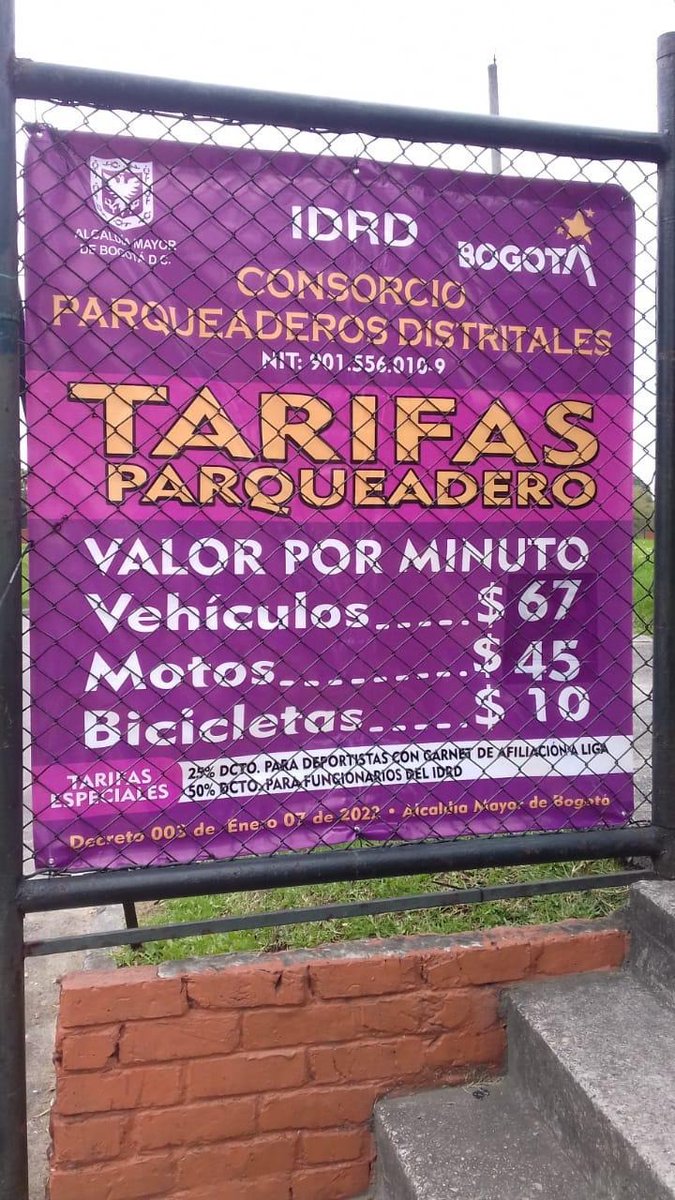 juansguerraruiz's tweet photo. @ClaudiaLopez @blancaduranh @IDRD, Buenas tardes porfavor evalúen el cobro a los deportistas del complejo acuático, ellos entrenan todos los días y de acuerdo a su categoría o edad se doblan en sus entrenamientos, serian 300.000 pesos más al mes.
Evalúen porfavor https://t.co/wsdFQ2ZfkO