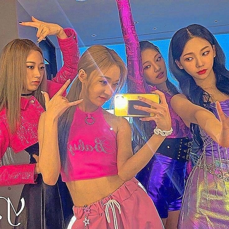 yujiminp's tweet photo. finally, completed! 💓

t. @mxnjeongie @dgiseIIe @ningieyzhuo https://t.co/wpX8zuAOdw