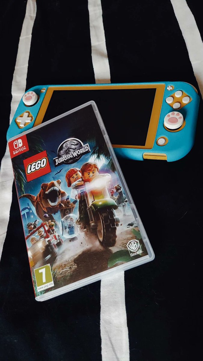 AdDizGamer3's tweet photo. Tarde de Nintendo switch con lego jurassic world 🎮 #modogameron #gamergirl #legojurassicworld #NintendoSwitch ✨ https://t.co/c8Oi4qyWWM