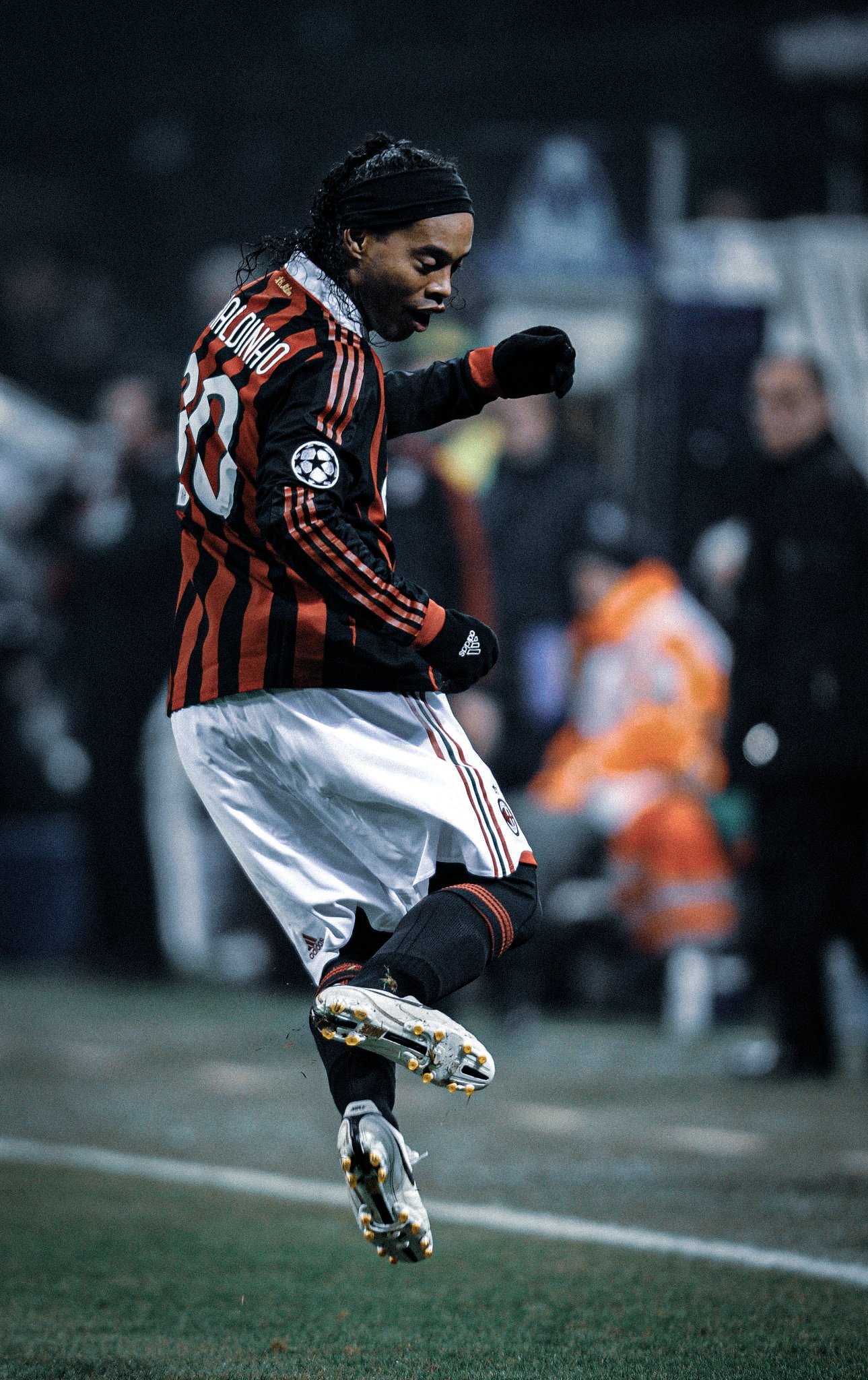 Happy 42nd Birthday to Ronaldinho Gaucho!! 