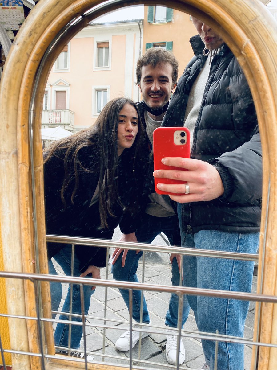 No sé si les quiero más de lo que les odio pero esto es el amor supongo.