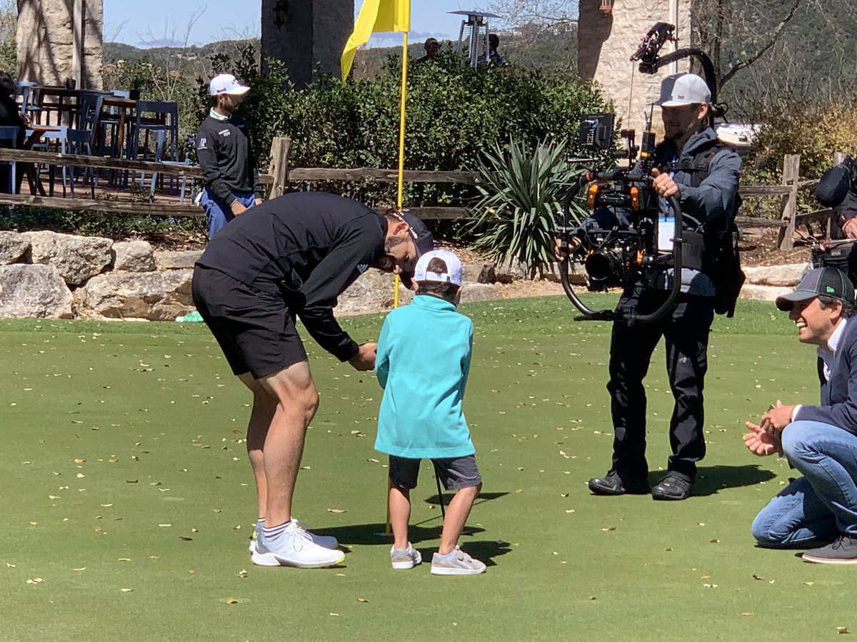 Full practice day at @DellMatchPlay , but Sergio Garcia took some of his time with 4 year old Rodrigo, a Leukemia patient at Dell Children’s Hospital. Very cool. @KXAN_News https://t.co/kIpMgPhqZf