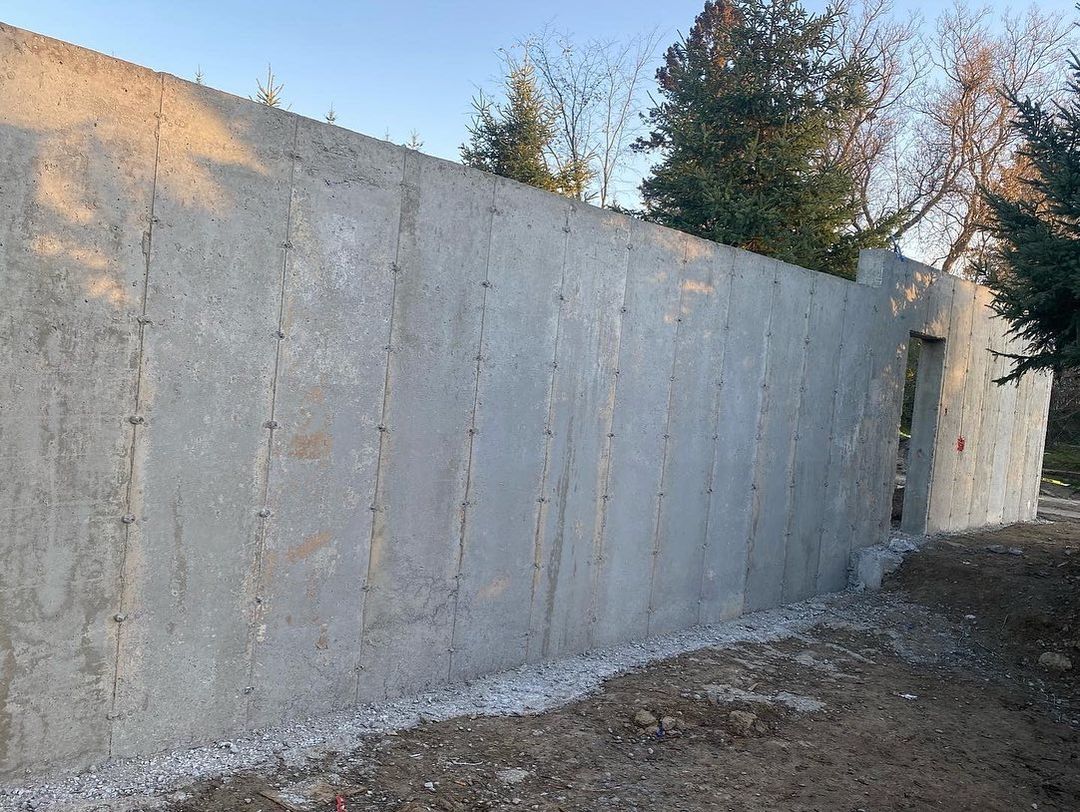 UnilockLife's tweet photo. It's time for a #transformationtuesday! ACAL General Contracting worked on this fence entry wall using our U-Cara Fascia Panels and it looks great! Nice work. ๐๐ฏ
#Unilock #ucara #entrywall #outdoorliving #construction #hardscapelife https://t.co/FqH5hIshh7