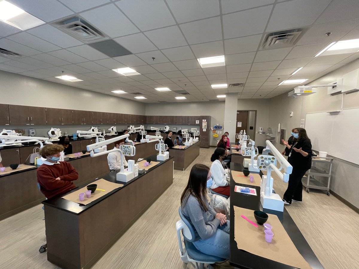 HSTHealthSci's tweet photo. Thank you to Central Piedmont Community College - Dental Assisting Program for hosting us today. Very exciting to learn about the dental and health science opportunities that are offered.  @HighlandGaston @gcscte @CTEforNC @GastonSchools https://t.co/DY9AIR1eCR