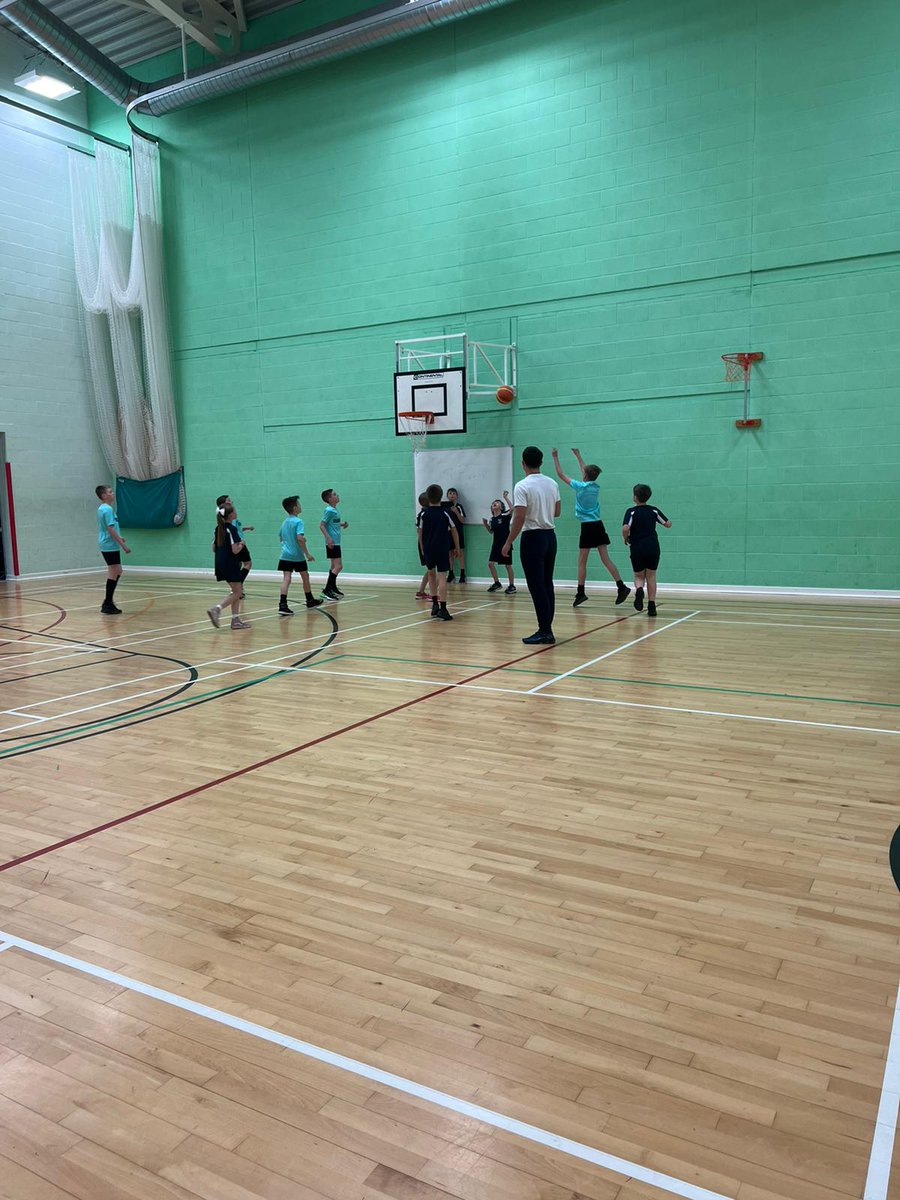 Basketball Town Finals 😀🏀

We had such a fun afternoon with 8 schools taking part👏 Amazing team work &amp; effort from all students🌟

The afternoon was made even better with <a href="/TVmohawks/">Tees Valley Mohawks</a> supporting🏀 thanks to <a href="/hsfc_pe/">HSFC PE and BTEC Sport</a> for providing excellent leaders &amp; <a href="/HTCS_SSCo/">High Tunstall</a> for your help! 😀