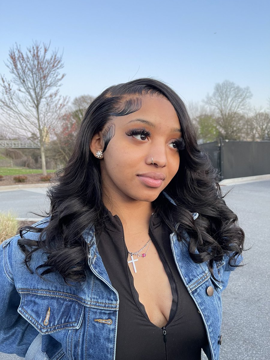 cierrra_r's tweet photo. Hi everyone my name is Cierra I am a stylist with little clientele looking to increase my clientele and welcoming forever clients I make wigs do traditional installs quick weaves and wig installations a simple retweet can help gain more clients and put my work in the world 💕💕 https://t.co/sWJkwC281u