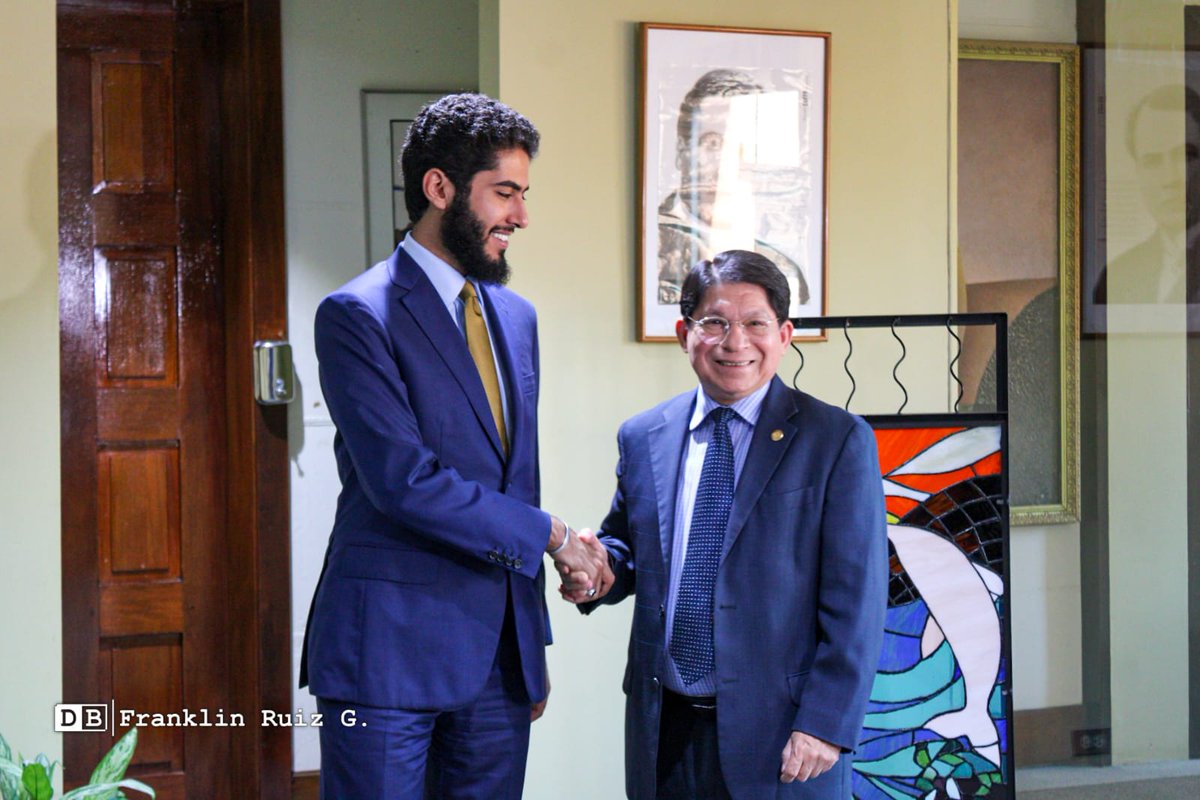 la_moralimpia's tweet photo. #Nicaragua 
Encuentro del Srio. General de la Organización de Cooperación Educativa Jeque Manssour Bin Mussallam con el Canciller de la República Denis Moncada Colindres 
@ZenzontleG @RManifiesto

Fotos: @FranklinRG79 https://t.co/3hX1z8AC5h